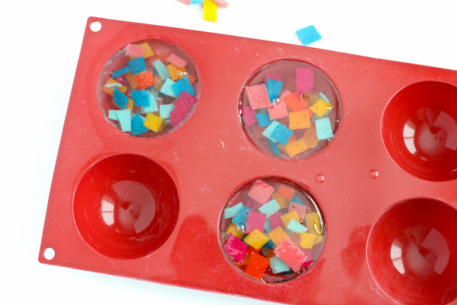 DIY Exfoliating Felt Confetti Soap - Use Melt and Pour Soap to create your own colorful funfetti soap. Perfect craft project for kids, teens, and adults.