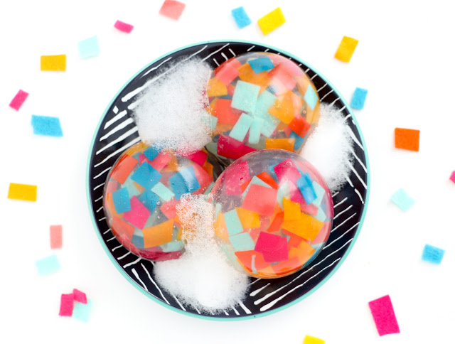 DIY Exfoliating Felt Confetti Soap - Use Melt and Pour Soap to create your own colorful funfetti soap. Perfect craft project for kids, teens, and adults.