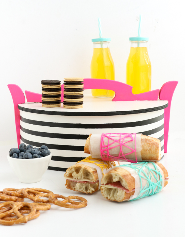 #ad #newOREOThins - DIY a colorful picnic basket for summer inspired by the new OREO THINS - Summer craft idea - modern picnic basket - America's favorite cookie - Easy DIY or Craft
