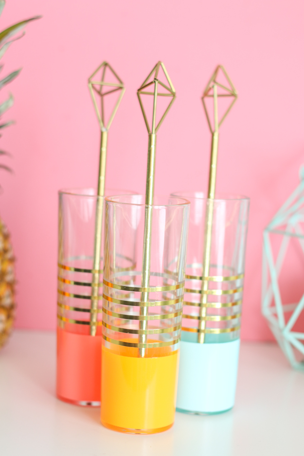 Learn how to DIY your own brass (gold) himmeli drink stir sticks for your next party - easy party decor ideas - summer party - geometric party decorations - party decor - craft