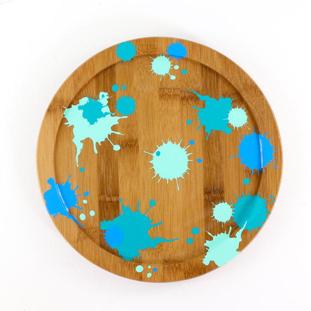 DIY Faux Splatter painted lazy susan craft - Learn how to use adhesive vinyl to create a splatter paint look with free cut file - target style colorful home decor ideas