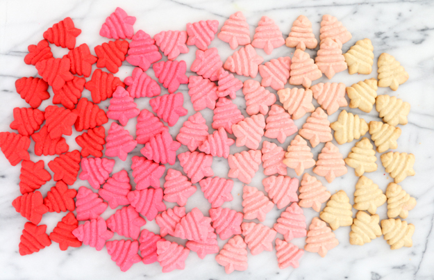 Christmas Cookies - Ombre Spritz snow covered trees - iced Christmas tree cookies recipe - easy spritz shaped cookies