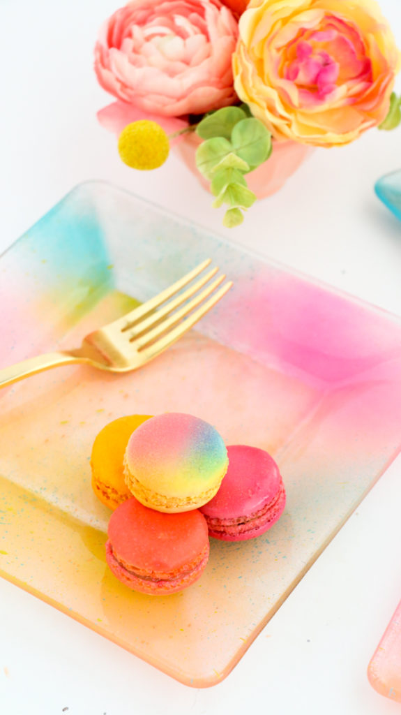 DIY Gradient ombre plates for everyday use - food safe way to paint a plate - party plates - unicorn plates - bando, target style, oh joy, themed plates