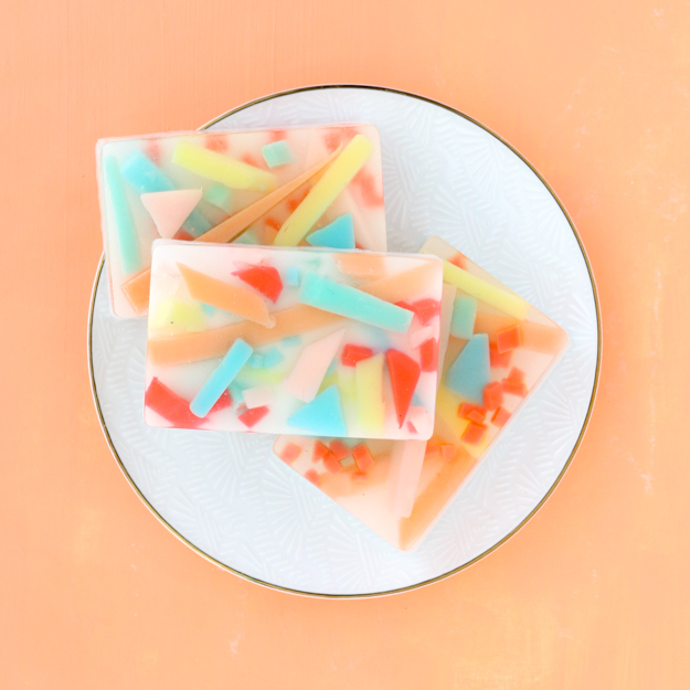 learn how easy it is to make your own abstract art soap bars with this simple craft tutorial - Colorful DIY soap tutorial and craft project - art soap - teen craft