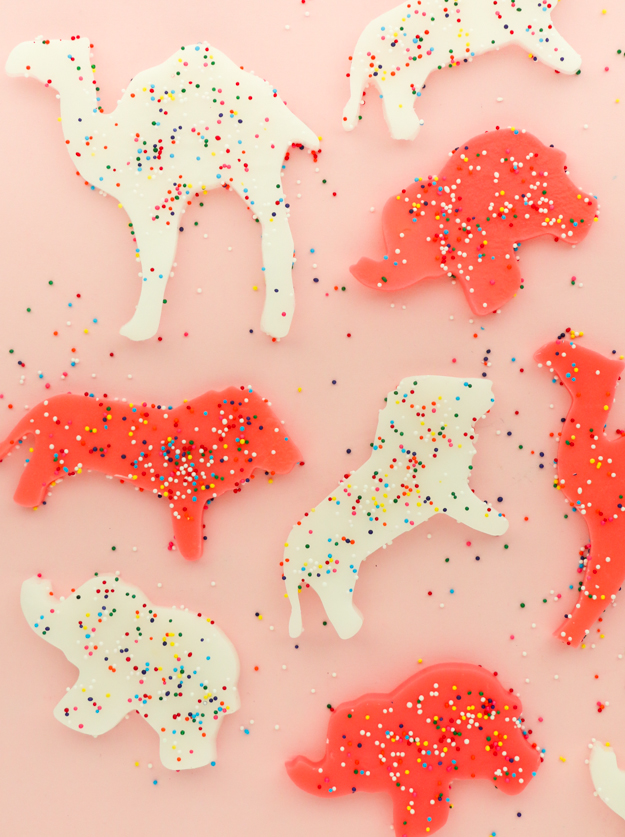 DIY Iced animal cookie soaps in cotton candy scent - Learn how to make your own fun themed soaps for gifts