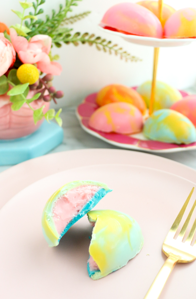 Yes way rosé! Rosé creme filled marbled chocolate eggs - Easter Brunch dessert recipe - DIY Boozy Cadbury creme eggs