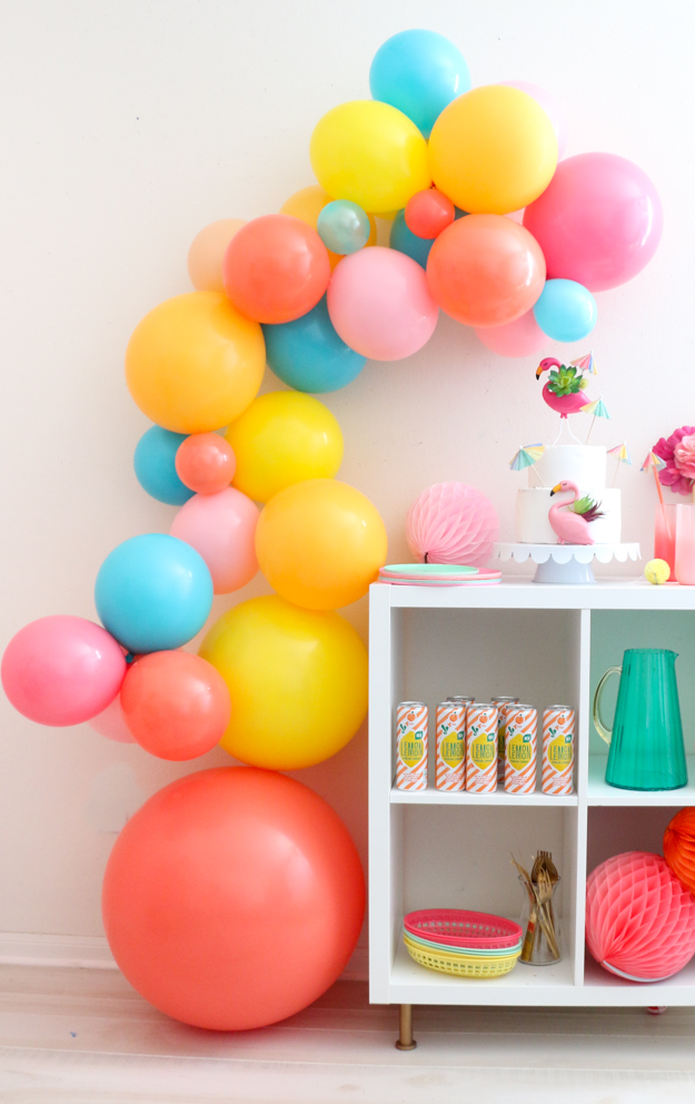 How to make a Balloon Installation