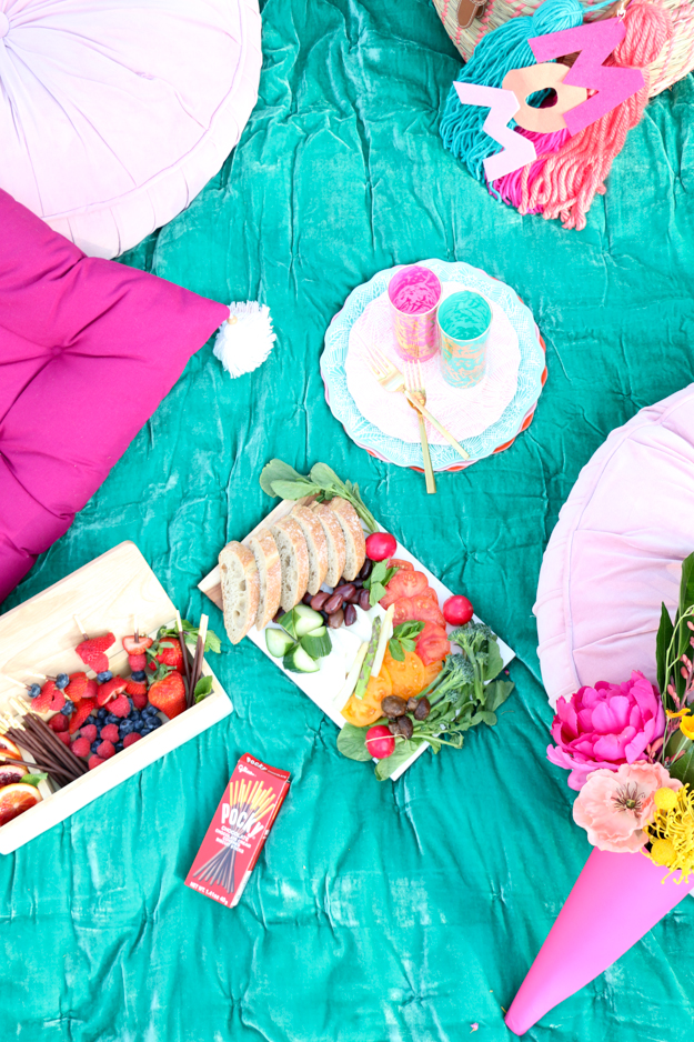 Mother's Day Picnic with DIY Picnic Basket Flair
