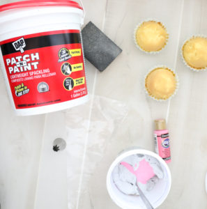 DIY Faux Cupcake Photo Holders