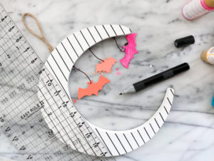 DIY 80's Grid Halloween Moon Decoration