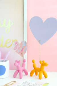 DIY Balloon Dog Photo Holders