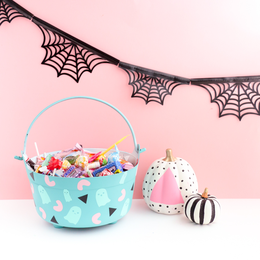 DIY Colorful Patterned Cauldron Candy Buckets
